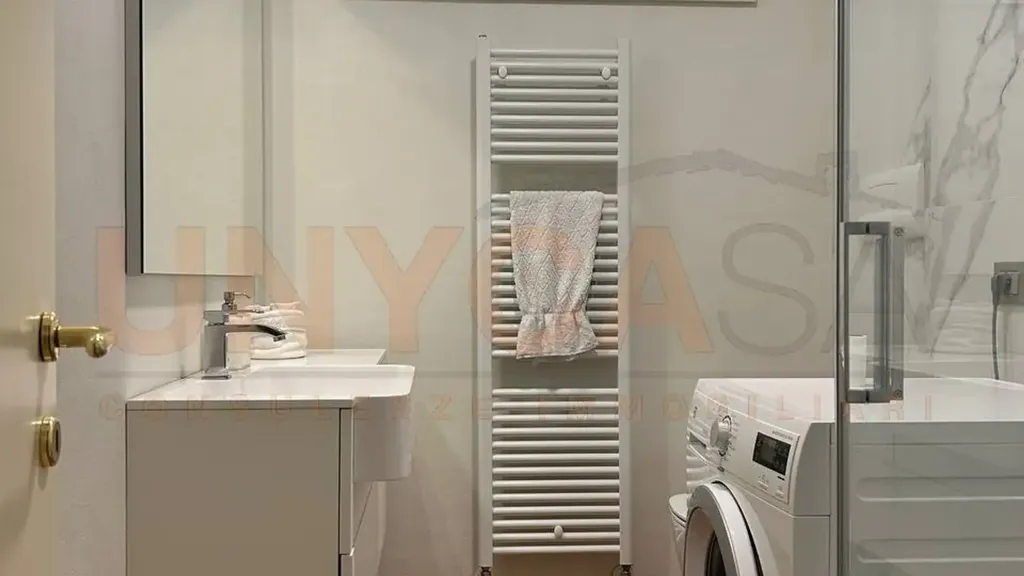 Bathrooms - Villa with Private Park in Padova