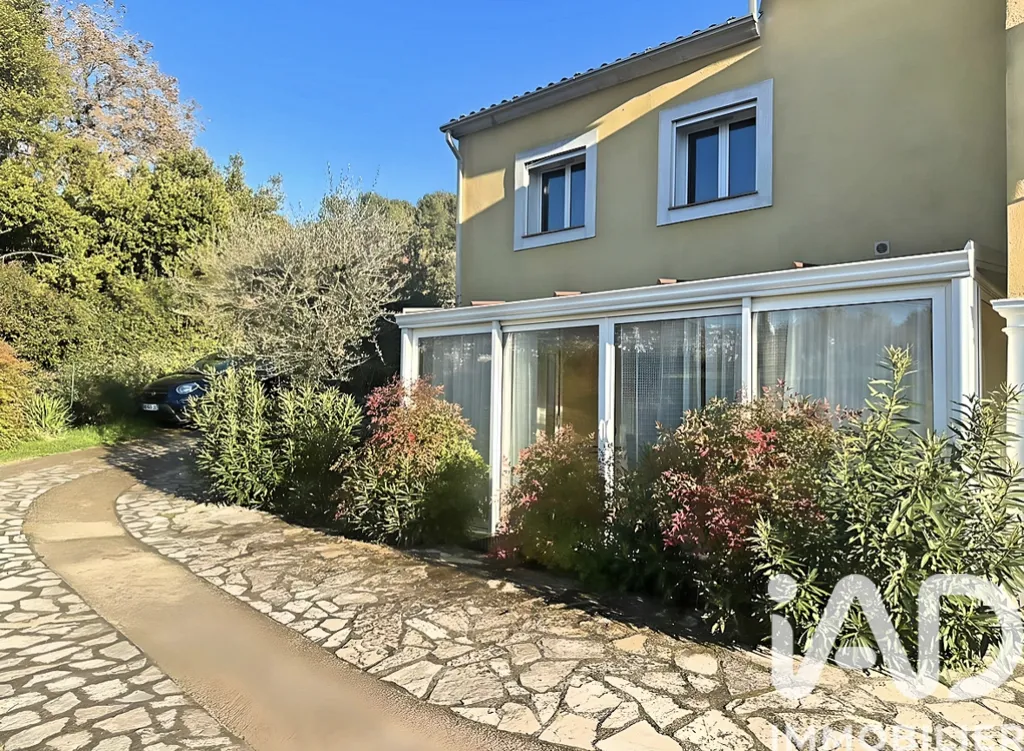 Extérieur - Maison Traditionnelle avec Piscine à Grasse