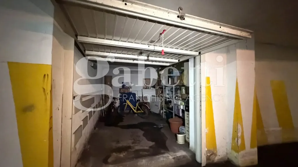 Garage - Trilocale with Balcony in Orta di Atella