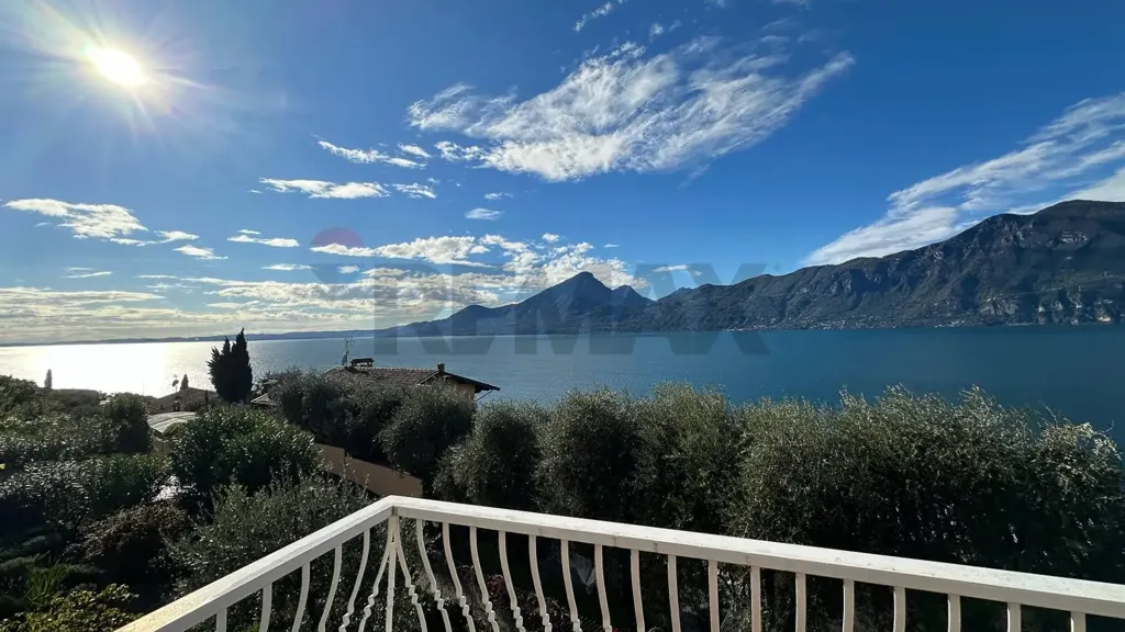 Terrazza - Villa with Panoramic Lake View in Brenzone