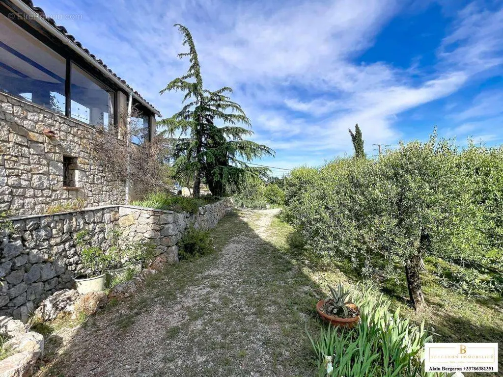 Extérieur - Maison de Caractère avec Vue Mer à Spéracèdes