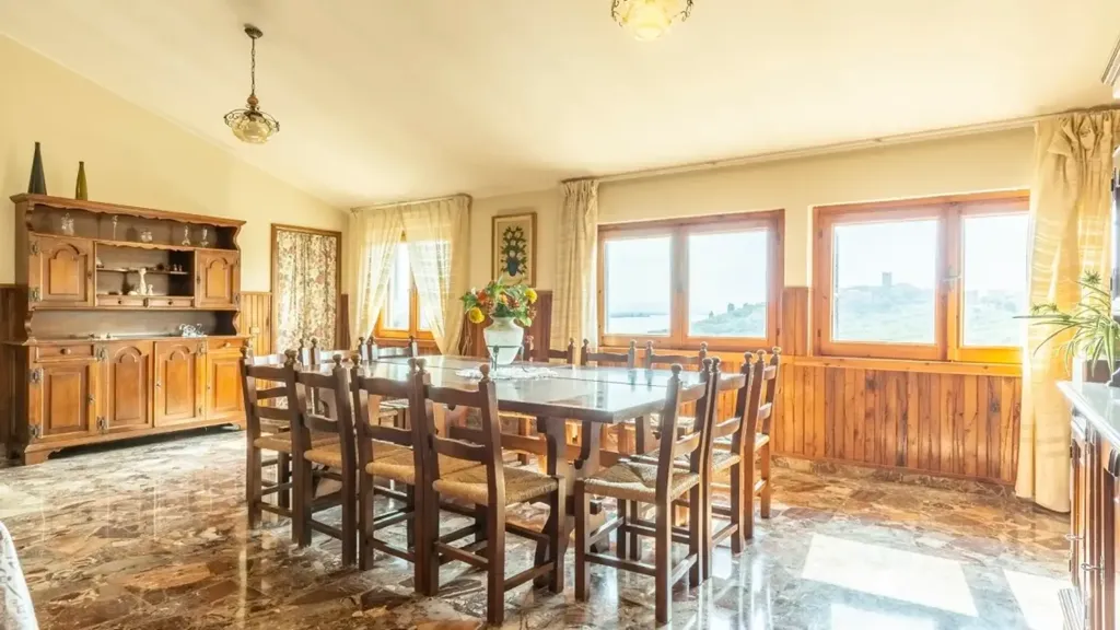 Salle à manger - Maison à IT