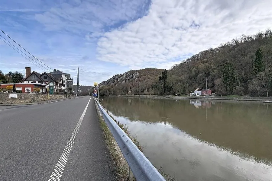 2-Bed Apartment with Meuse View in Waulsort