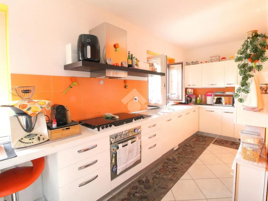 Köök - Penthouse Apartment with Balcony in Pianezza