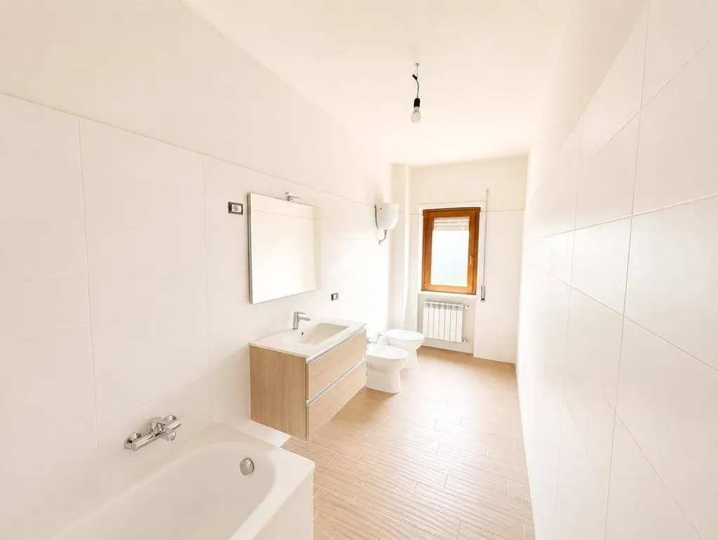 Bagni - Apartment with Balcony in Fondi
