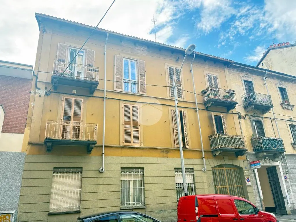 Välivaade - Rustic-Style Apartment with Balcony in Torino