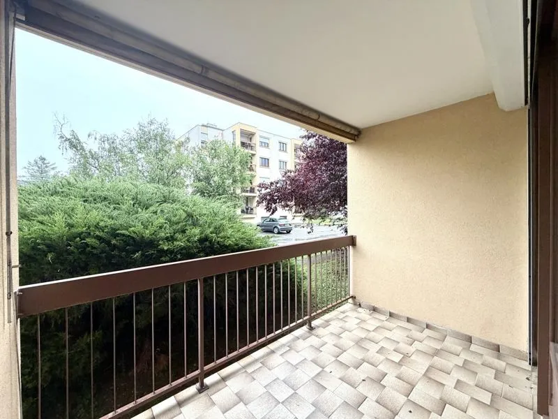Rõdu - T3 with Balcony in Décines-Charpieu