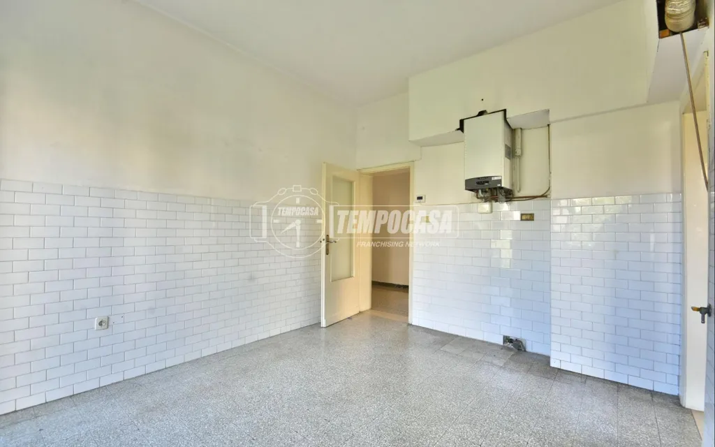 Spacious Apartment with Balconies in Osimo