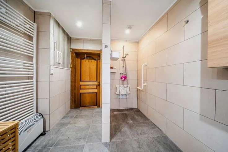8-bedroom house in Neerheylissem