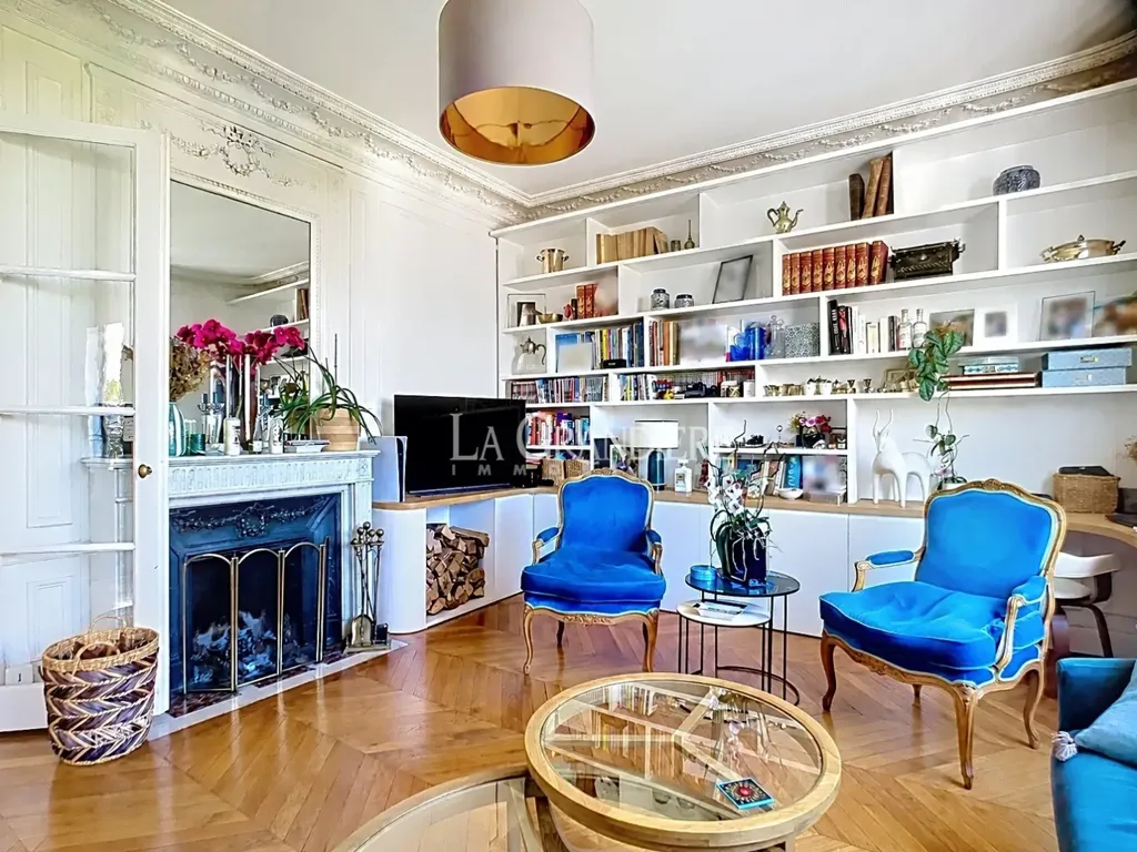 Séjour - Appartement Familial avec Vue Tour Eiffel à Passy