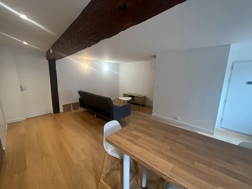 Dining Room - Refurbished 3-Bedroom Flat in Esquirol/Capitole