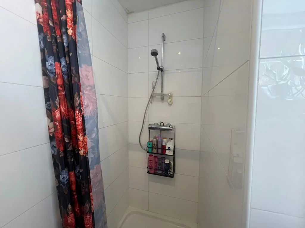 Salles de bain - Rijwoning avec 2 Chambres à Sint-Truiden