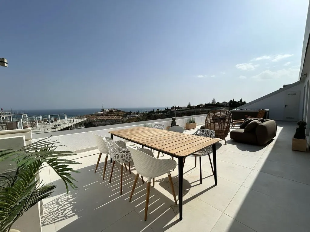 Terrass - Luxury Penthouse with Sea View in Fuengirola