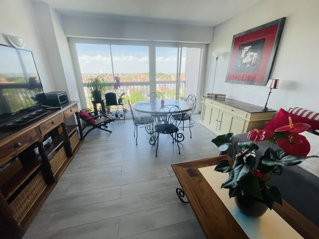 Living Room - Bright Apartment with Balcony in Poitiers
