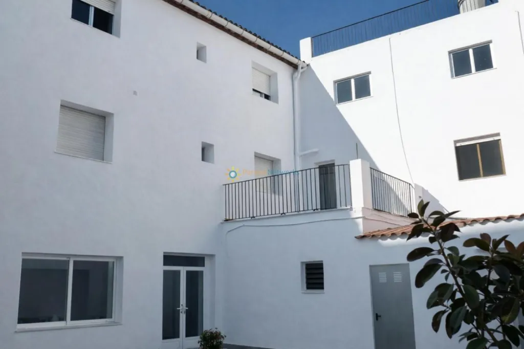 Jardin - Renovated Hotel with Balcony in Rafelcofer