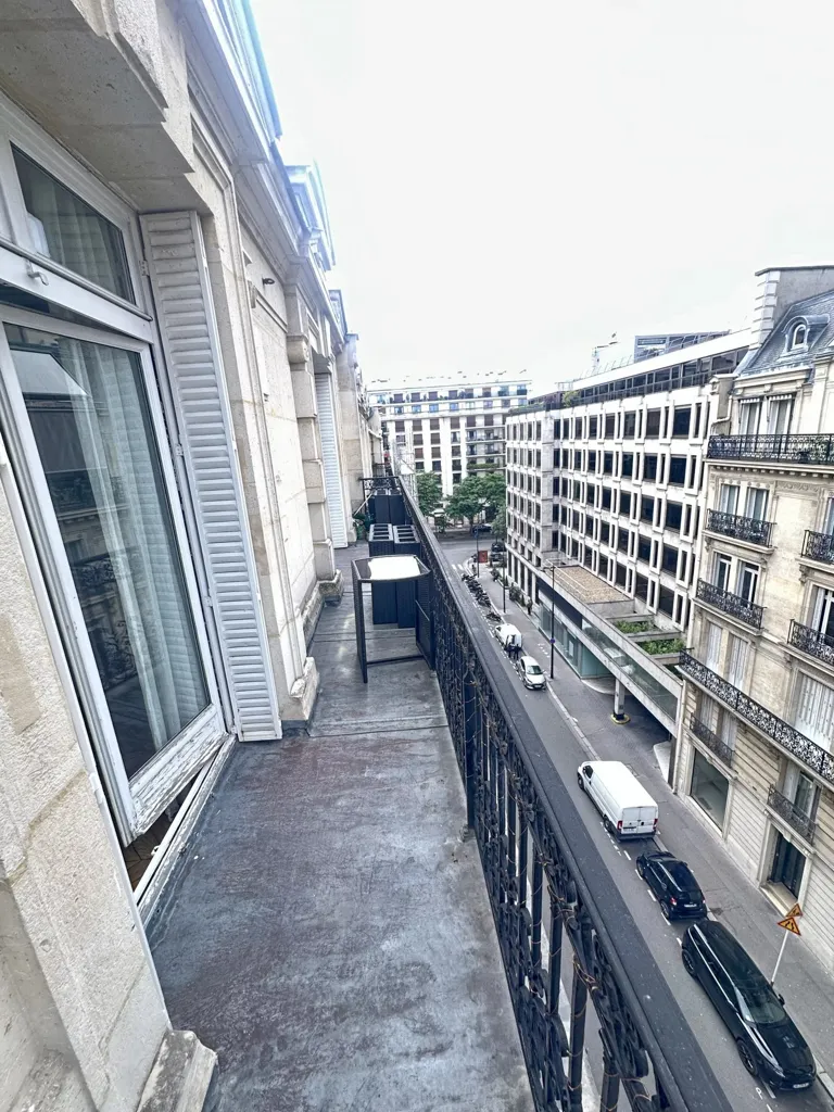 Balcon - Appartement Meublé avec Balcon à Paris 8ᵉ