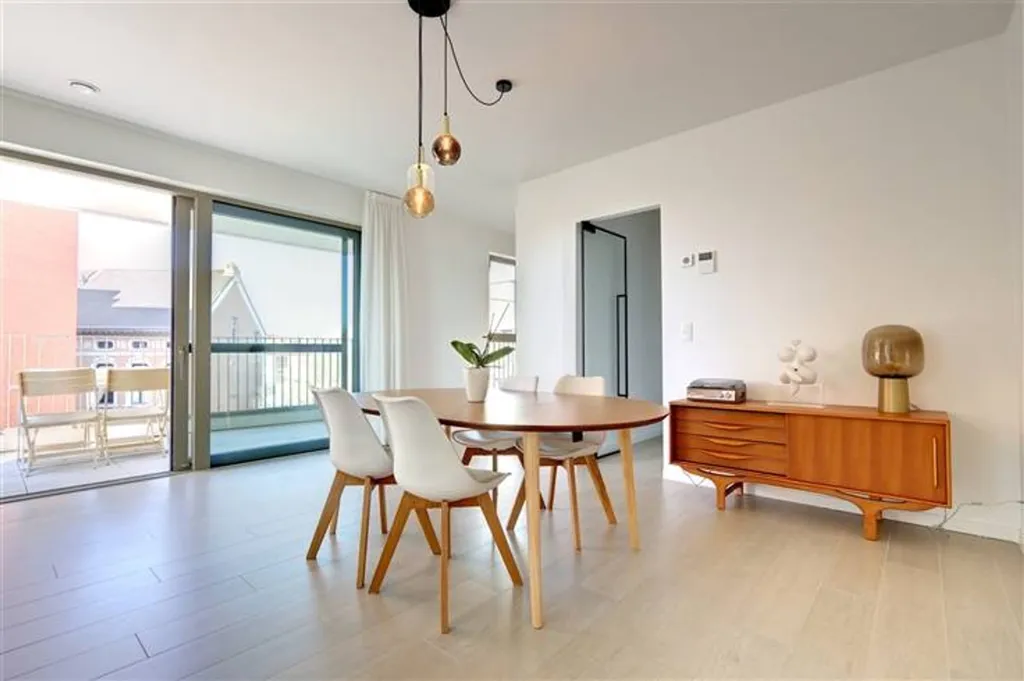 Söögituba - Energy-Efficient Apartment with River View in Boom