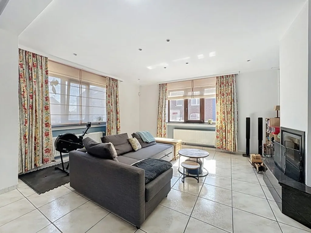 Elutuba - Characterful House with Multiple Uses in Vieux-Genappe