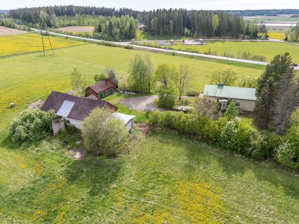 Vista aerea - Renovatable Cottage with Sauna in Forest Setting