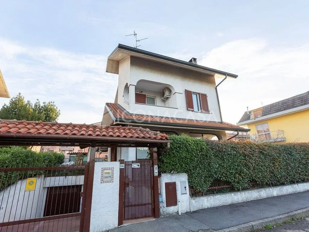 Välivaade - Luxury Villa with Garden in Brugherio