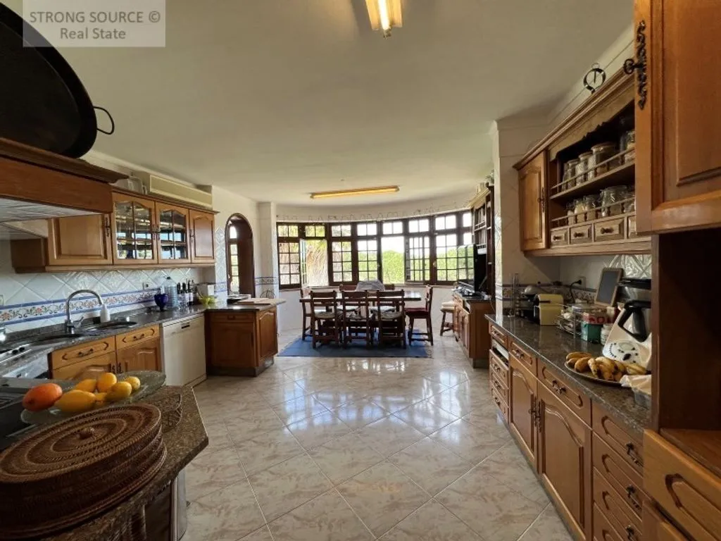 Cuisine - Luxury Detached Villa with Pool in Casal das Figueiras