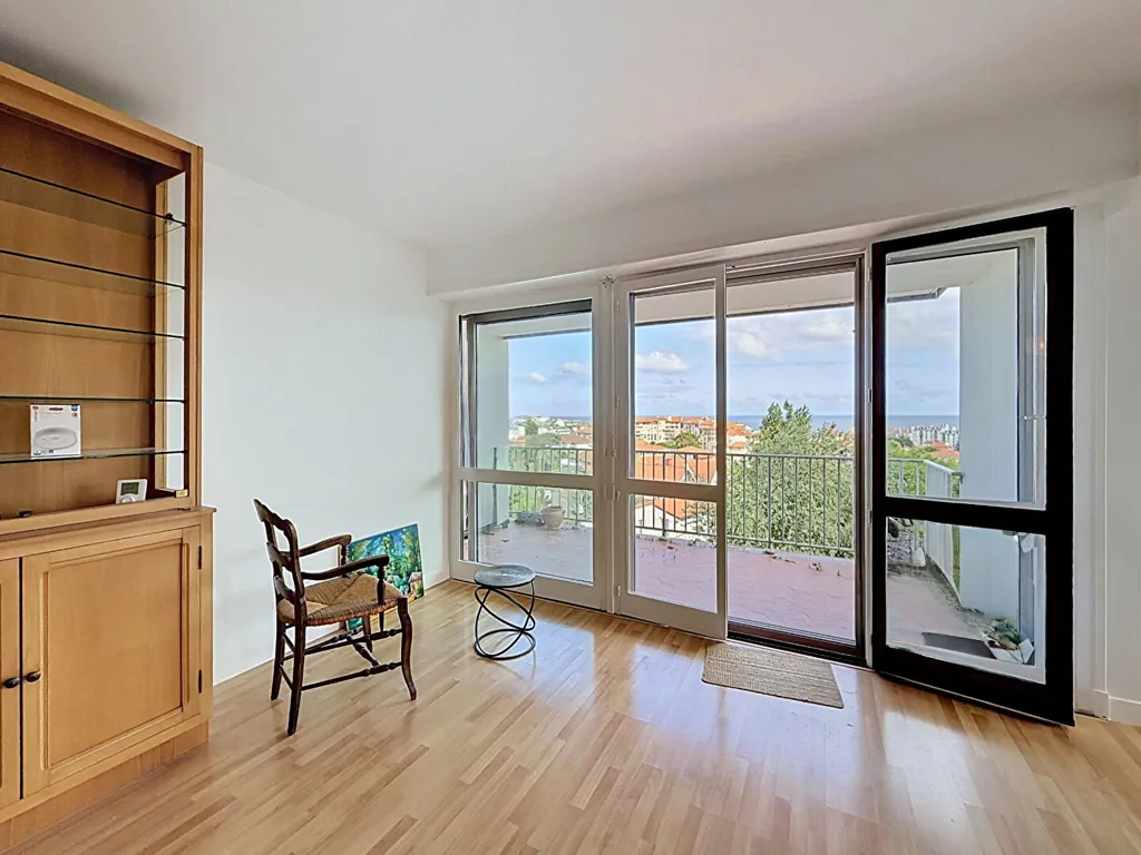 Elutuba - Bright 3-Bedroom Flat in Biarritz