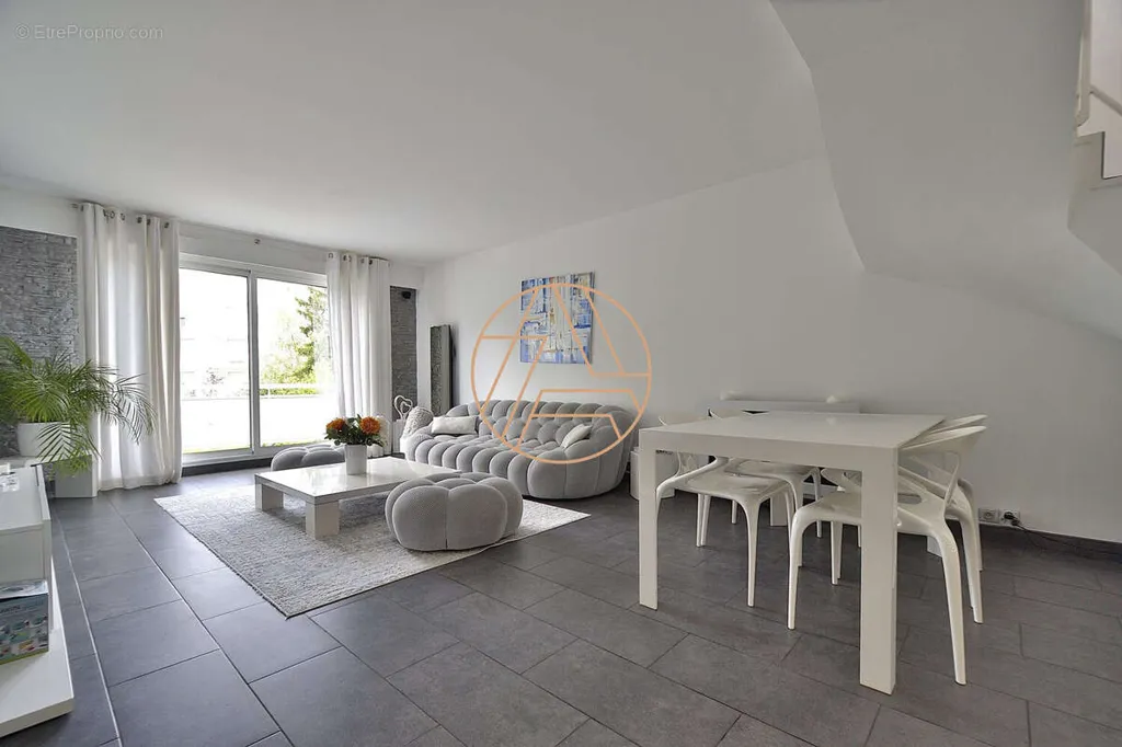 Elutuba - Duplex with Terrace in Saint-Maur-Des-Fossés