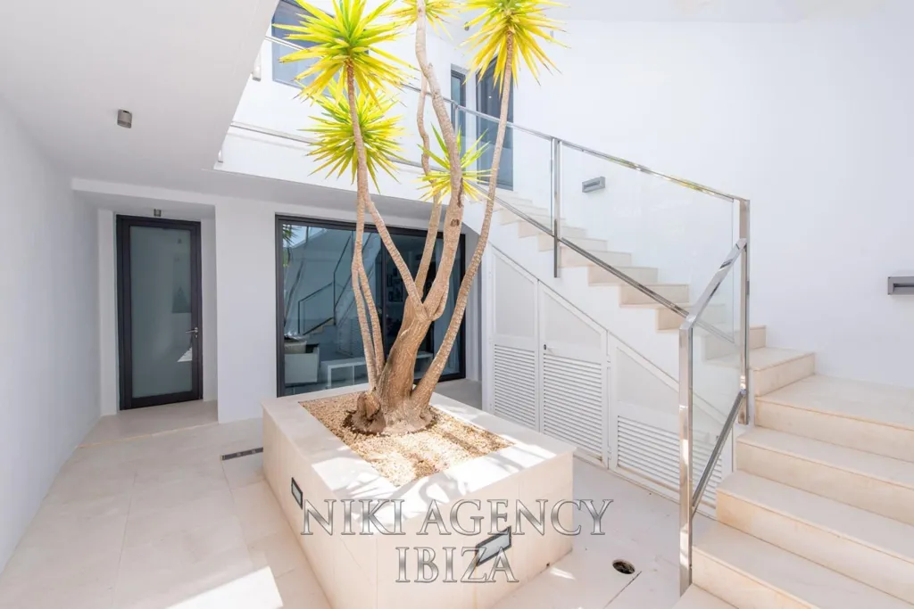 Toad - Contemporary Chalet with Private Pool in Cala Vedella