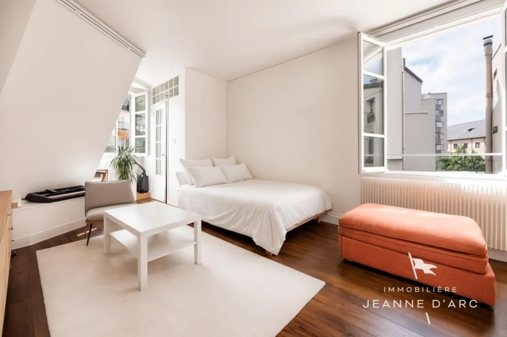 Chambres - Studio Loué au Dernier Étage, Quartier du Luxembourg, Paris 6e