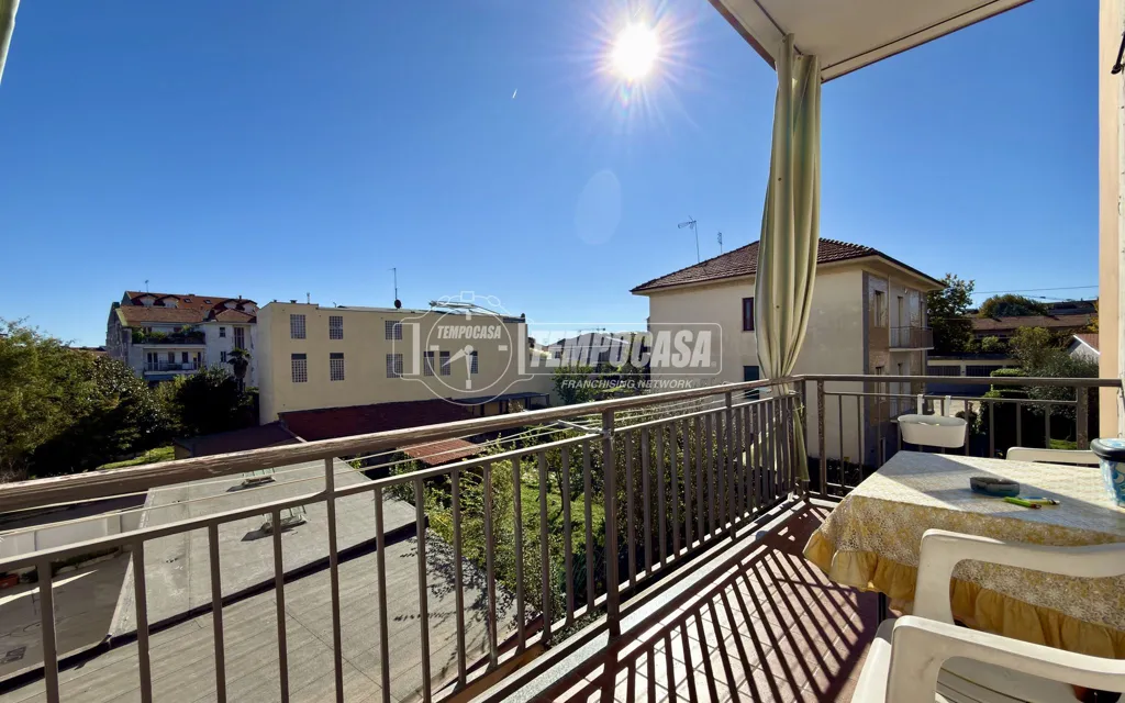 Balcone - Rusticated Apartment with Balcony in Rivoli
