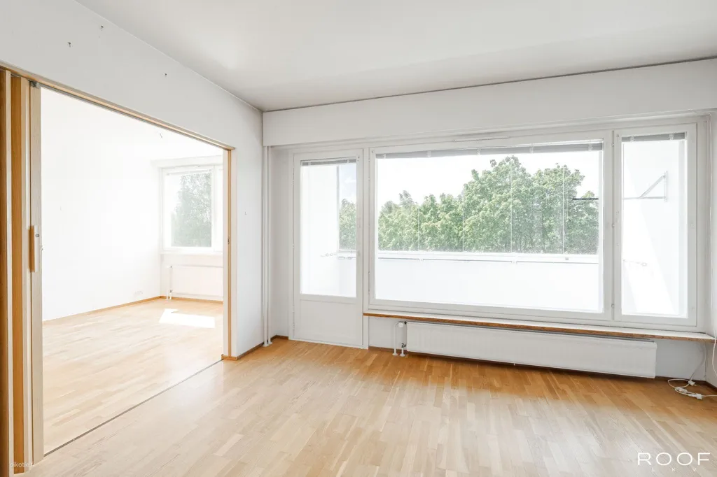 Toad - Bright Apartment with Balcony in Salo