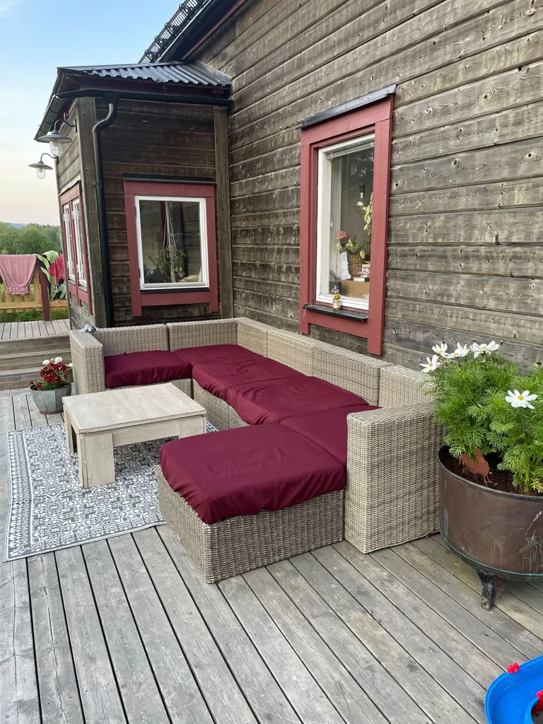 Terrace - Charming Older House with Garden in Ramvik