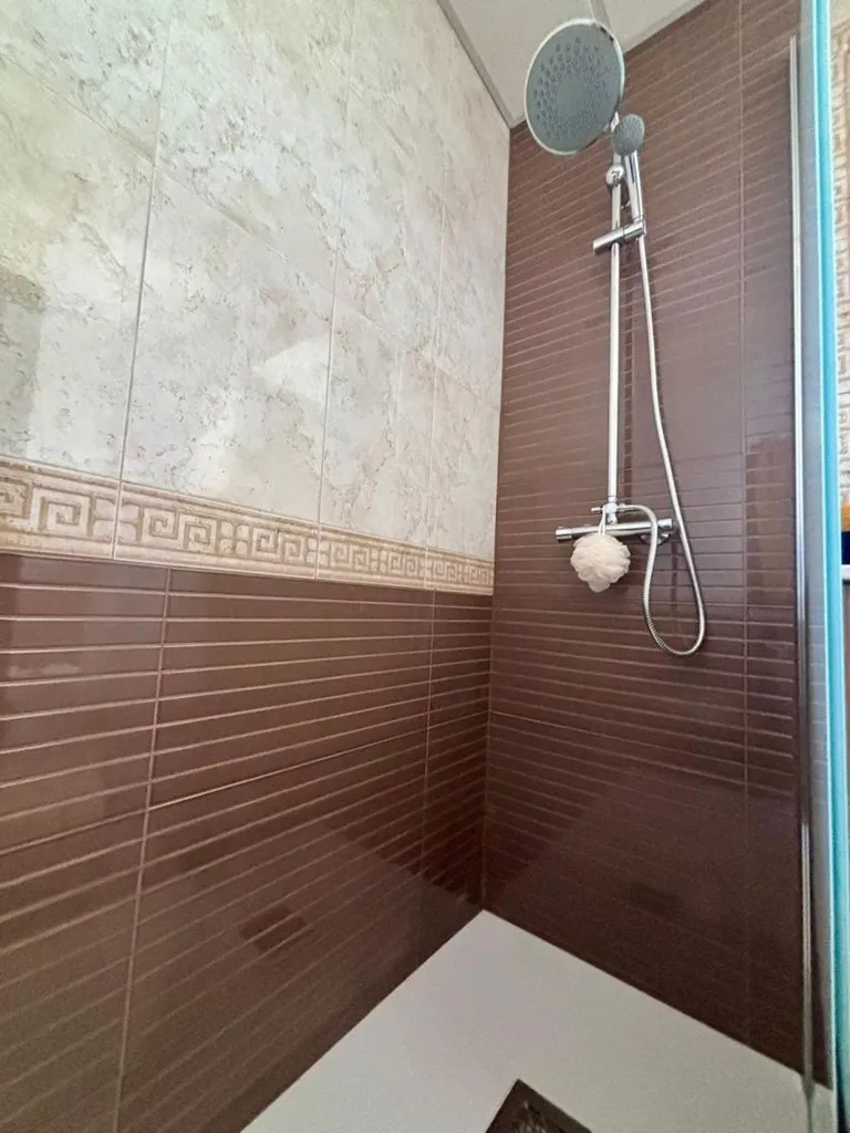 Bathrooms - 2-Bedroom Apartment with Terrace in Cabo Roig