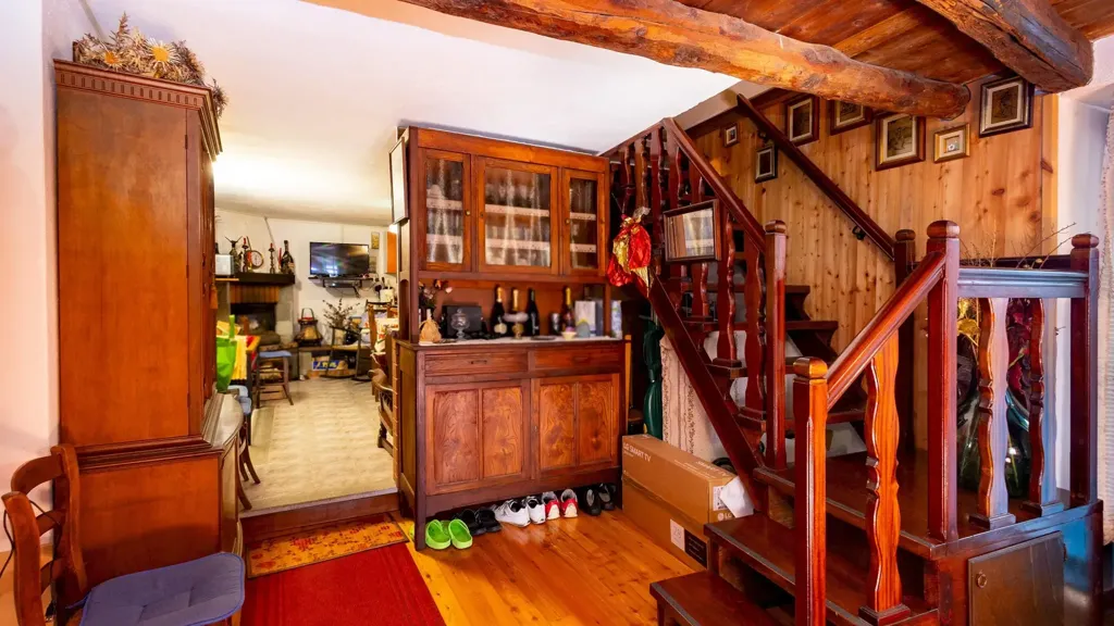 Pièces - Rustic Mountain Chalet with Courtyard in Sampeyre
