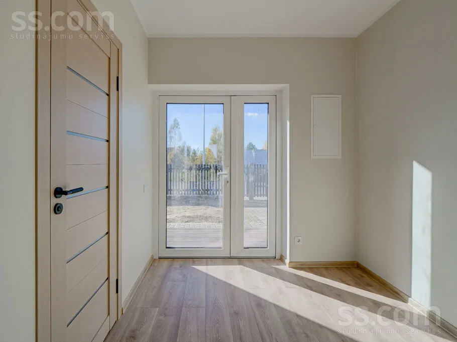 Esik - Two-Storey House with Terrace in Ielejas