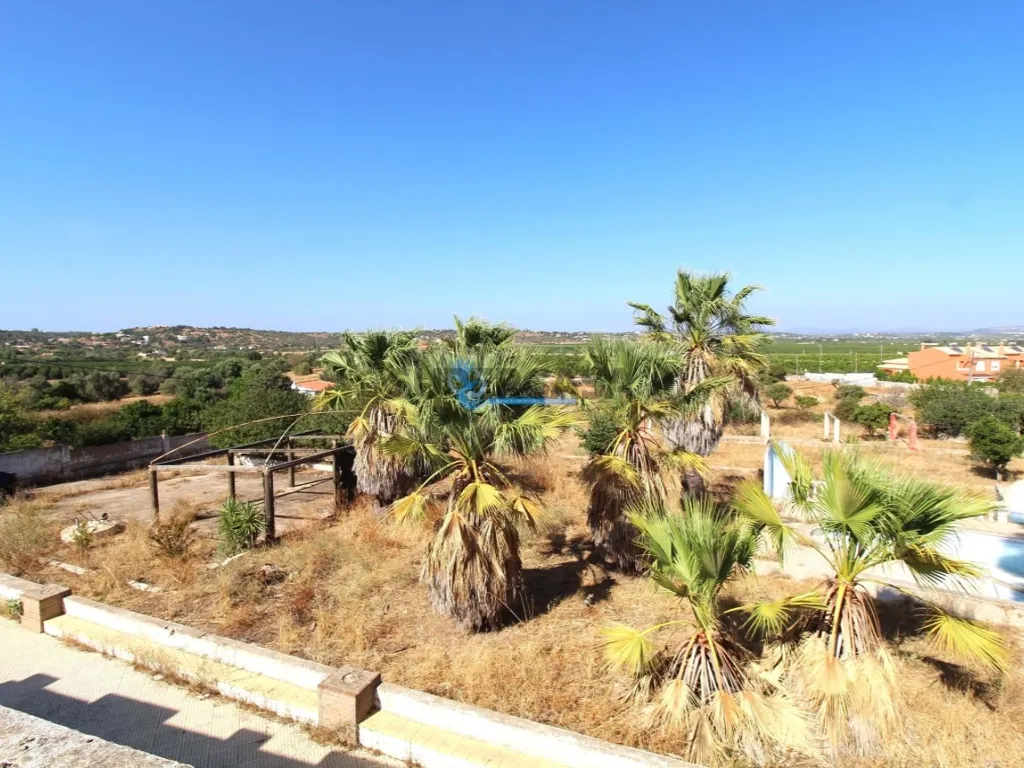Aed - Algarvian Villa with Golf Course Proximity in Silves