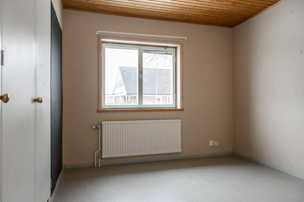 Pièces - Commercial Space with Garden in Väckelsång