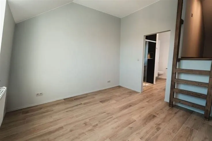 3 magamistoaga korter asukohas Namur