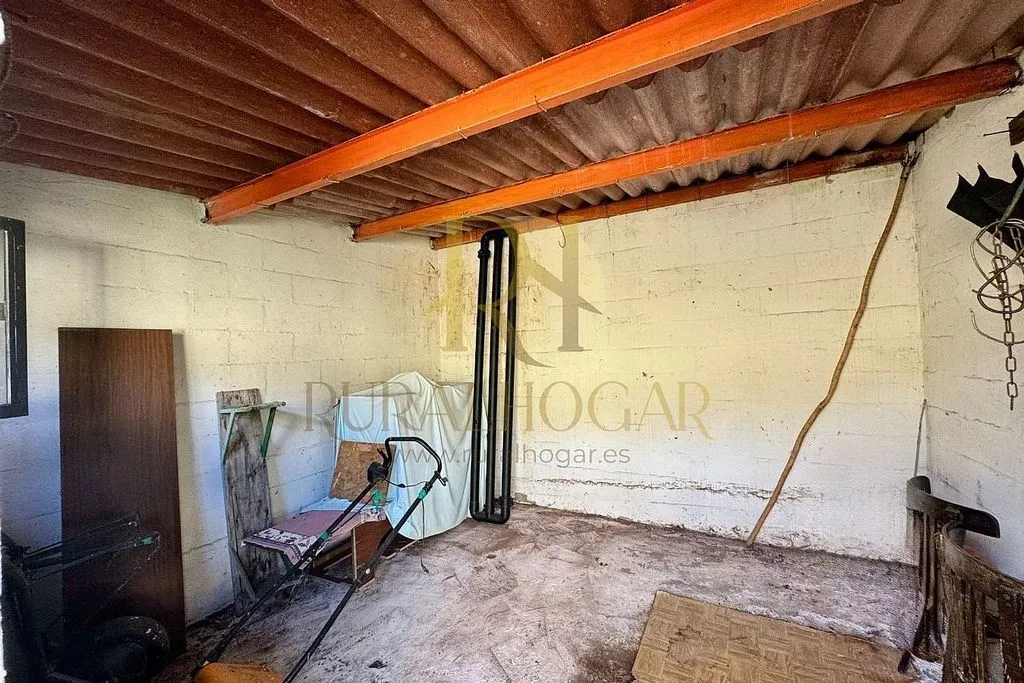 Utility Room - Chalet with Garden in Matallana de Torío