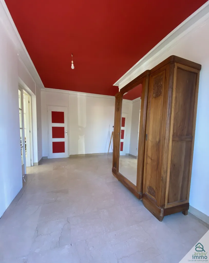 Rooms - Spacious House with Garden in Tarare