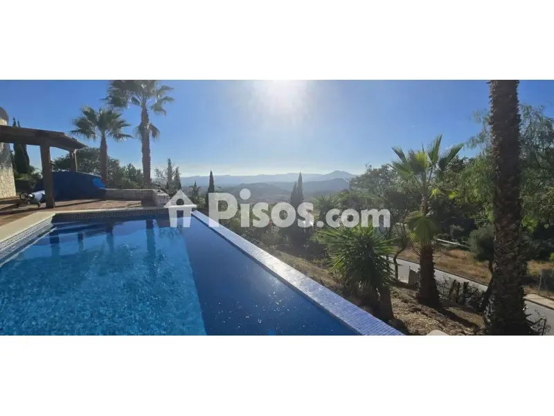 Piscine - Contemporary Villa with Sea Views in Valtocado