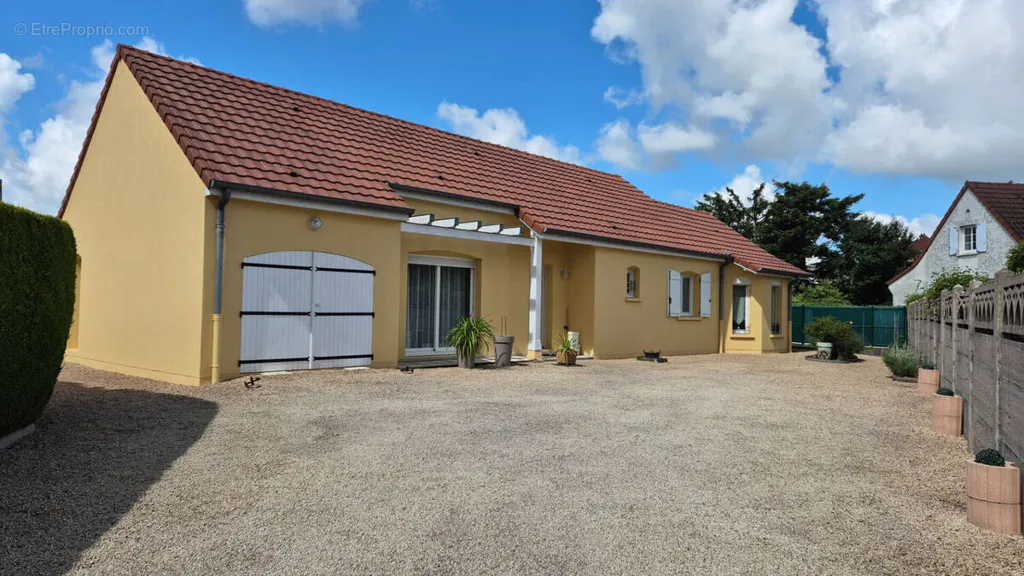 4-toaline maja asukohas Paray-Le-Monial