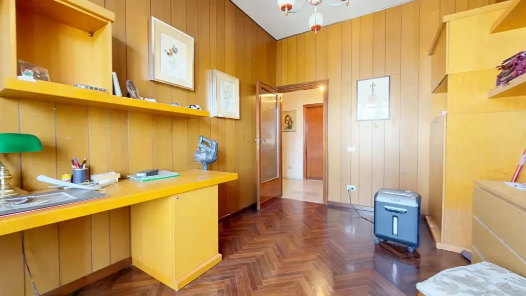 Bureau - Penthouse Apartment with Panoramic Terrace in Florence