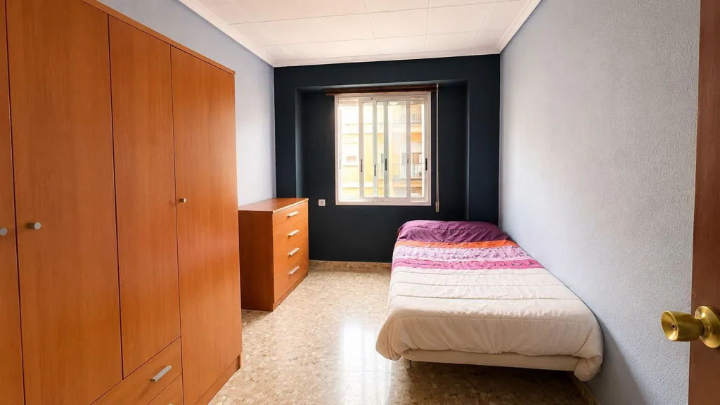 Magamistoad - Semi-reformed Apartment with Double Orientation in Torrefiel