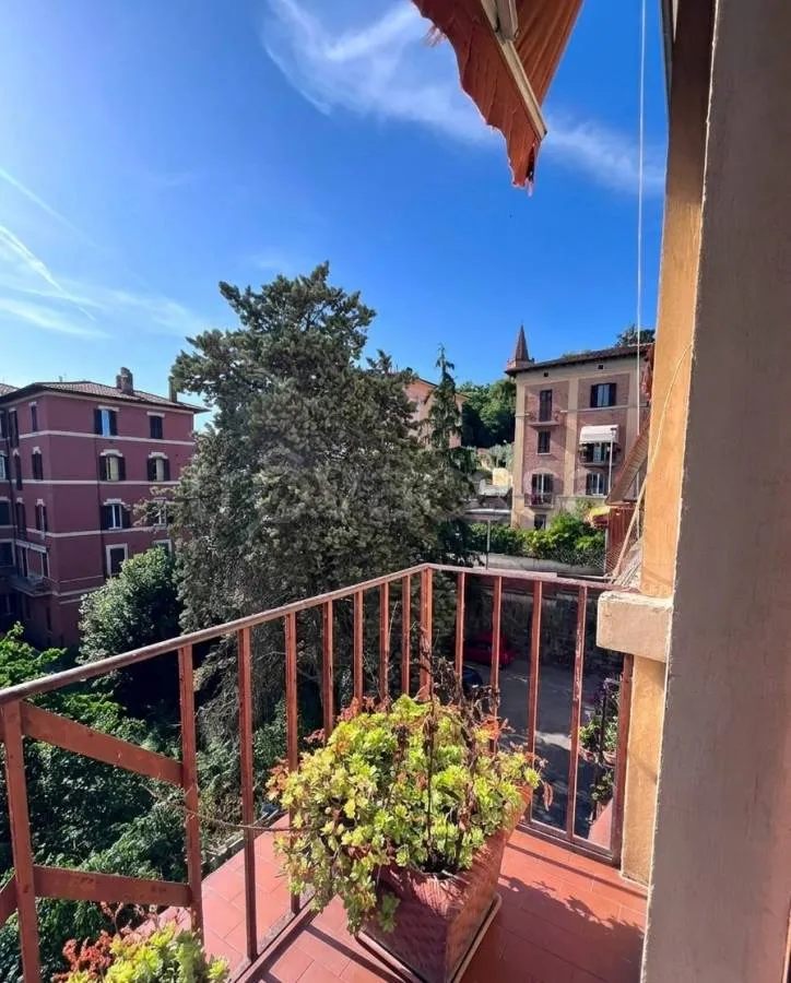 Rõdu - Spacious Apartment with Balcony in Perugia