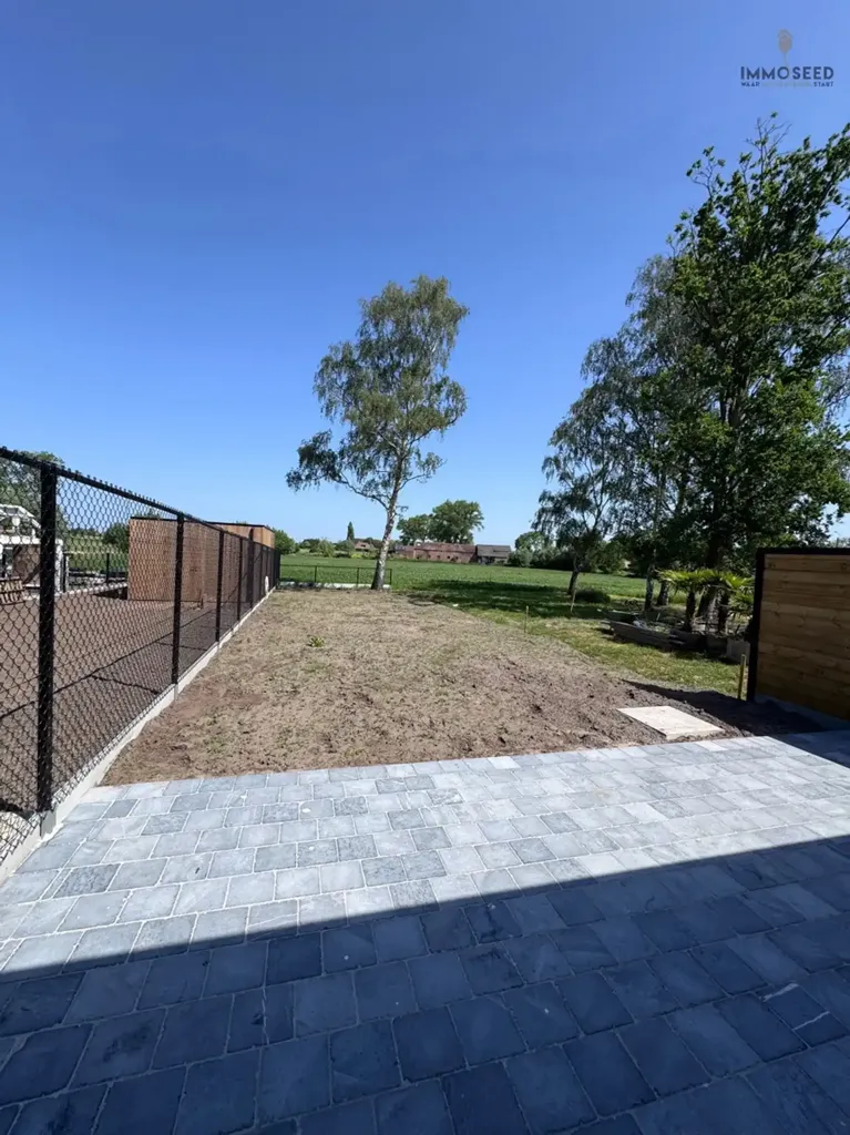 Aed - New Build House with Garden in 2025
