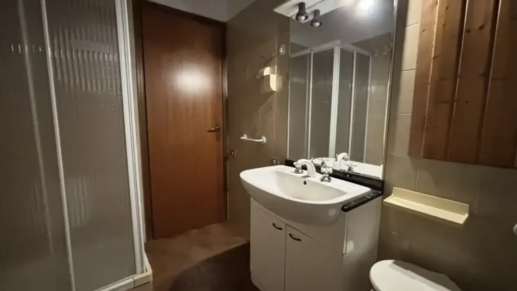 Salles de bain - Semi-Detached Villa with Garden in Soliera