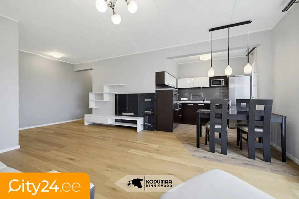 Elutuba - 3-Bedroom Flat with Garden View in Mustamäe