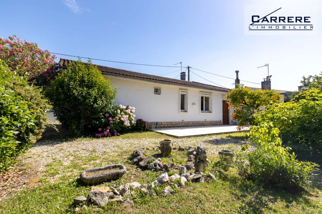 Aed - Charming Stone House with Terrace in Cenon