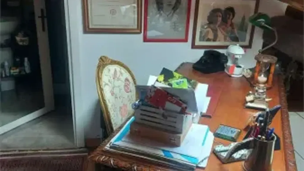 Kabinet - Historic Centre Apartment with Balcony in Formia